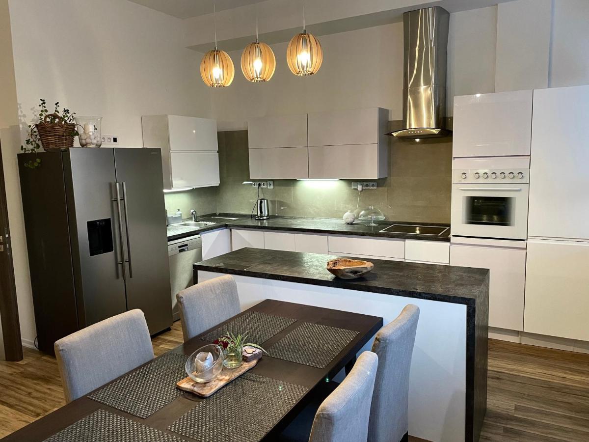 Apartman Az Pro 8 Osob Humpolec Exterior foto